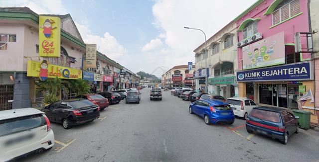 bandar baru selayang 3 sty shoplot , non bumi lot , 20x70 , bbs 1