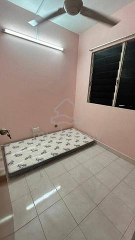 Fully Furnished Selangor Shah Alam Room For Rent 1