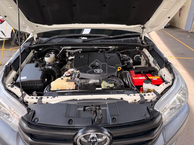 TOYOTA HILUX 2.4 Single Cab FULL Service RECORD - 5