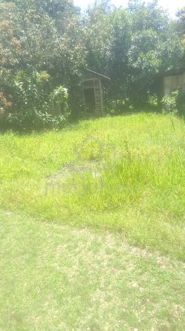 Tanah Kampong untuk Dijual 1