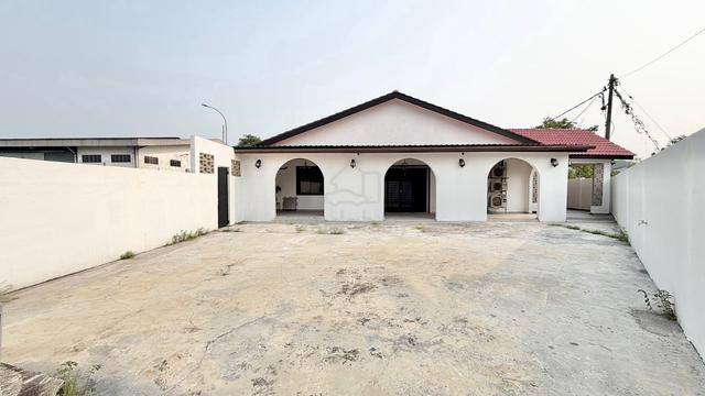 (AESTHETICALLY BEAUTIFUL UNIT!) Corner 1 Storey Terrace, Sungai Buloh 1