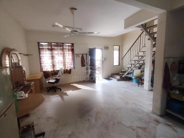2-Storey Terrace for SALE at Taman Merdeka Jaya Melaka below 200k 1