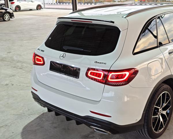 2021 Mercedes Benz GLC300 4MATIC AMG LINE 2.0L (A) - 4