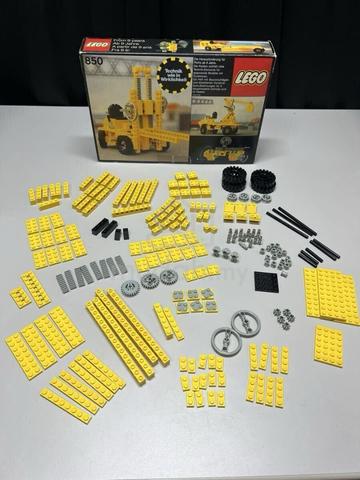 Vintage LEGO Technic 850 Forklift 1977 - photo 3 of 6
