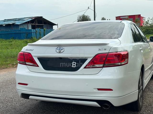 2011 Toyota CAMRY 2.0 E FACELIFT Good Condition - 2