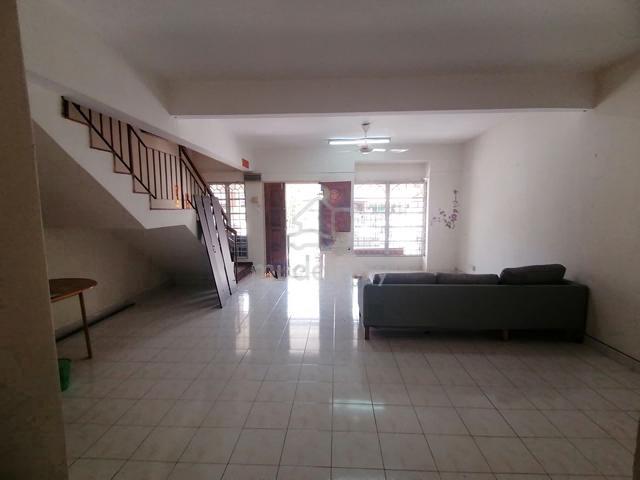 Taman Segar Perdana 2-Storey House 【near Econsave/ Leisure Mall】 1