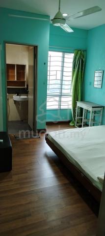 Gorgeous Aircond Master Room,Seri Puteri Condo,1Min Cheras lrt 1