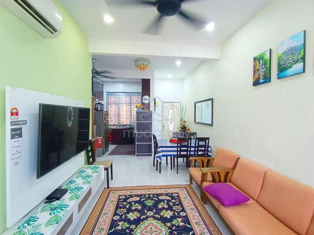 Dahlia Court Apartment (Salak Tinggi) 1
