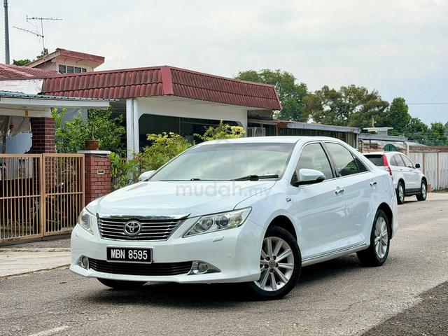 ON THE ROAD 2012 Toyota CAMRY 2.5 V (A) - 1