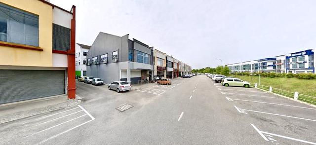 Jalan Setia Tropika Double Storey ShopLot Ground Floor Accept Car Wash 1