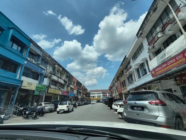 3 sty Shop lot in Taman TTDI Jaya Shah Alam Jalan Opera Section U2 2