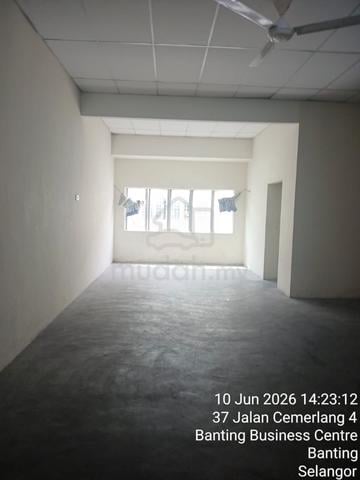 Banting, Near McDonald, 2nd Floor, Available Now to Move in 1