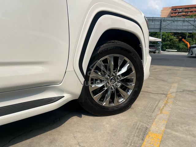 2023 Toyota LANDCRUISER 3.5 ZX Petrol Full Spec 5A - 4