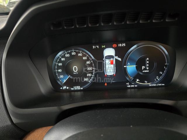 2017 Volvo XC90 2.0 T8 TWIN ENGINE (CKD) (A) - 4