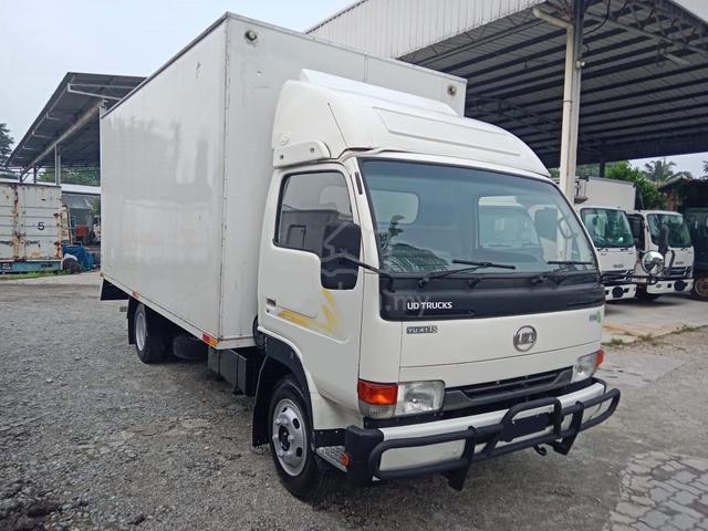 2011 Nissan UD YU41T5 | Aluminium Box 16'1" - photo 2 of 6