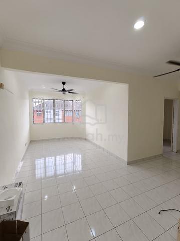 Sri Putra Apartment 1