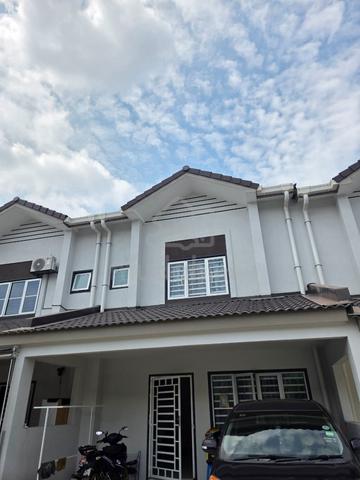 Bilik Sewa di Msenyumia Double storey landed Salak tinggi sepang 1