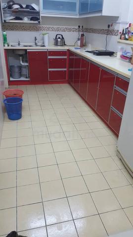 Bukit serdang,aman height condo, single room rental include utility 1