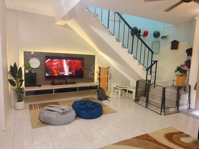 Jalan Jambu @ Taman Muhibah Kulai Double Storey Good Condition 1