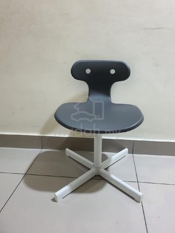 Kids Study Table  - photo 4 of 5