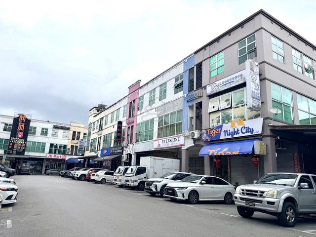 3 Storey Shoplot, PREMIER 101 1
