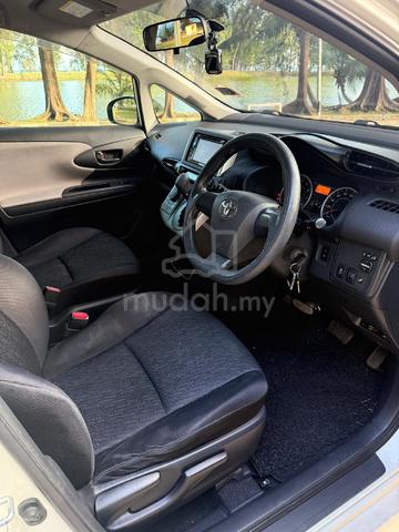 2011 Toyota WISH 1.8 X (A) - 4