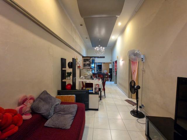 Taman Molek 1 Single Storey 1