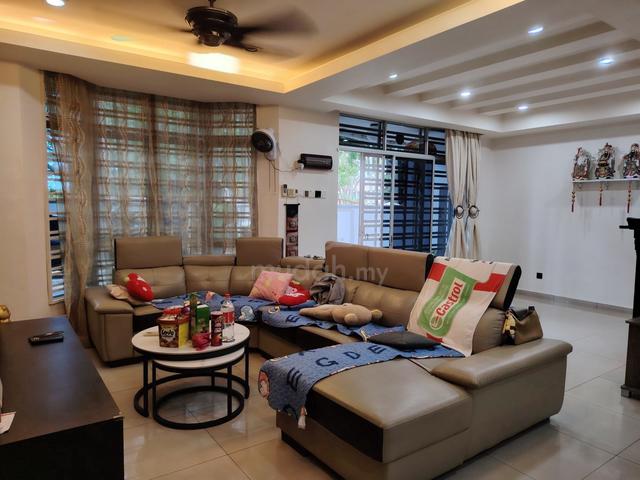 Fully Renovated Big Saiz 2 Storey Terrace For Sales At Krubong Utama 1