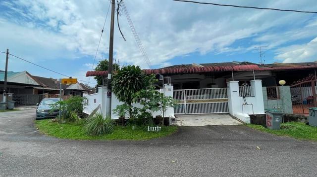 Taman Daya Single Storey Corner Lot For Sale 1