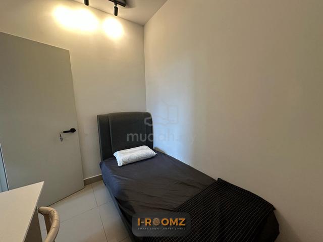 Junior Room Low Deposit Near Mrt Furnished Move In Kuchai Sentral New 1