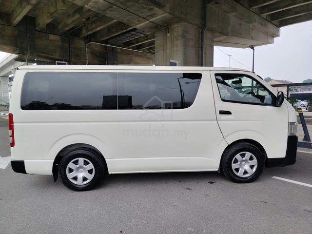 2018 Toyota Hiace 2.5 (M) Window Van 14 Seat - 4