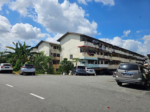 Flat Taman Ungku Tun Aminah 1