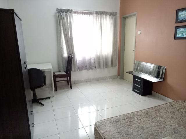 Seksyen 25,Shah Alam,Furnished Medium Room,Gated Guarded 1