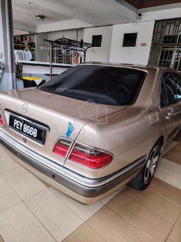 1995 Mercedes Benz 230E 2.0 W114 (M) - 2