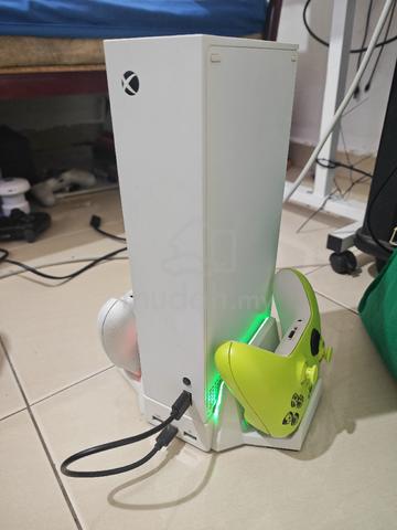 Xbox Series S - photo 2 of 6