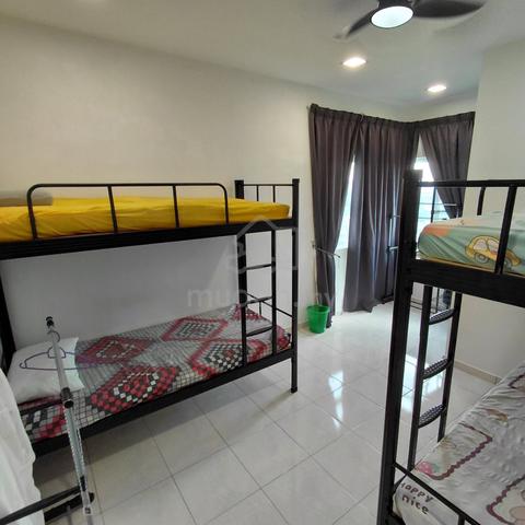 Spacious Sharing Room for Rent Bandar Puteri Puchong Walk to LRT 9 Min 1