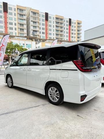 2022 Toyota NOAH 2.0 SG S-G 8 seater (A) - 3