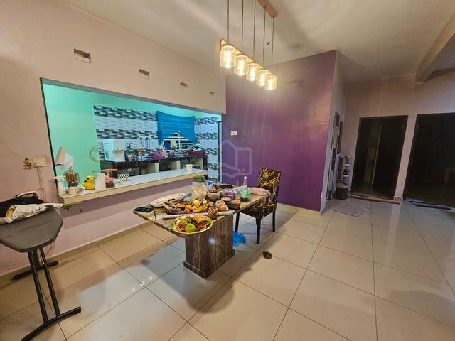 Fully Renovated Semi Detached. Near Pasar Awam Taman Bersatu. 1