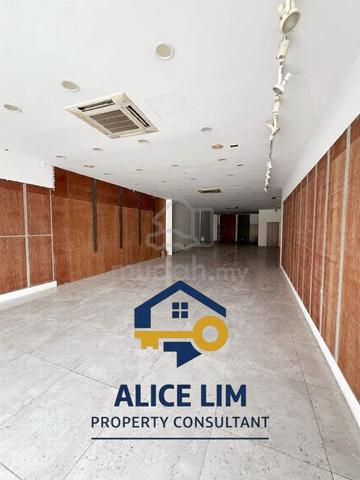 Facing Main Road  4.5 Storey Building 8000sqf Abu Siti Lane Georgetown 1