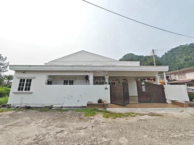 Corner Lot 2 Tingkat Fully Extend Di Lintasan Bercham Timur, Ipoh! 1
