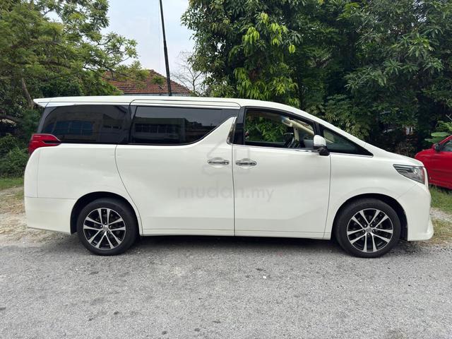 2015 Toyota Alphard 2.5 One Owner Powerbot 8Seater - 4