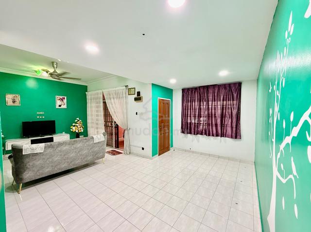 Fully renovated Enggang bandar putra ioi kulai double storey house 4