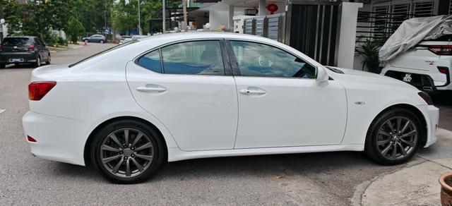 Lexus IS250 2.5 (A) - 3