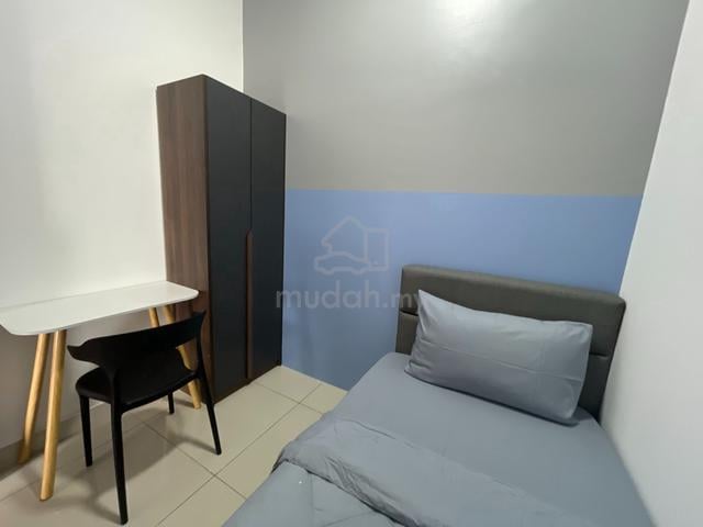 Twin Tower Room For Rent Walking to CIQ JB 1