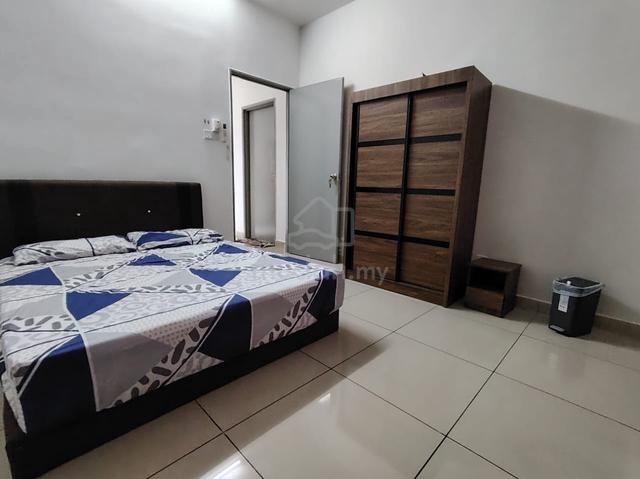 Normal room and balcony room at Alif Avenue, Tampoi  1