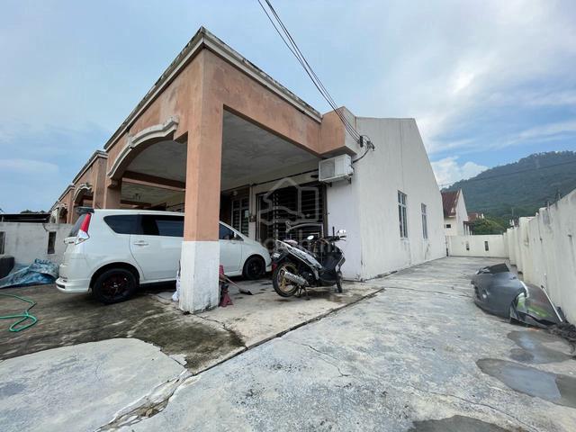 Single Storey Terrace end lot (Taman Bukit Kristal) 1