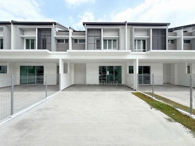 [Salak Tinggi, Sepang] 🏡 Full Loan Teres 1.5 Tingkat, ❌ TOWNHOUSE 1