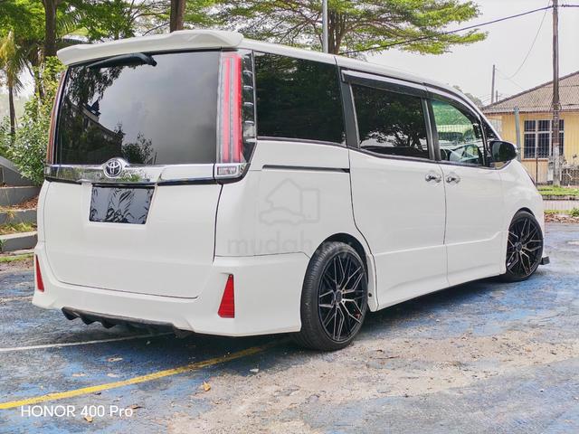2017 Toyota NOAH 2.0 G (A) - 4