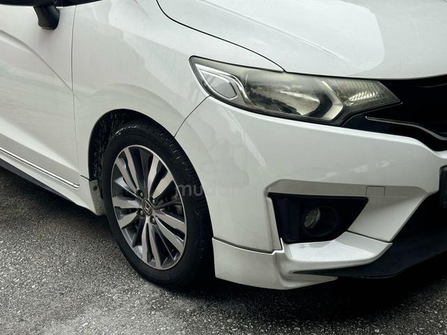 2015 Honda JAZZ 1.5 V (A) LOAN KEDAI IC SHJA - 5