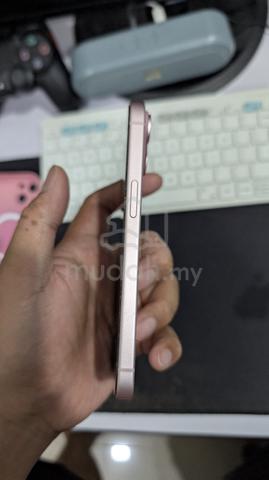 iPhone 15  - photo 3 of 6